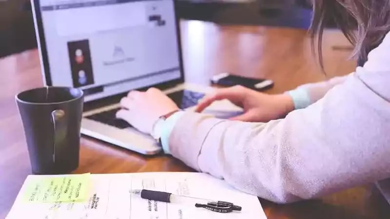 12 个需要避免的 LinkedIn 错误以及获得最大曝光率的视频技巧
