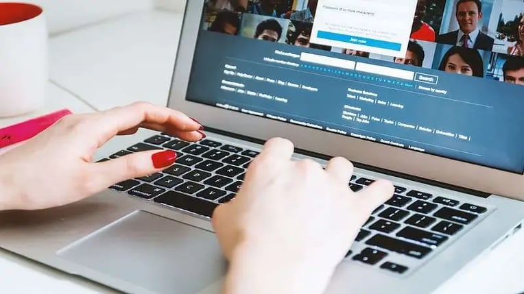 Erfolgreiche LinkedIn Werbung in 4 schnellen Schritten