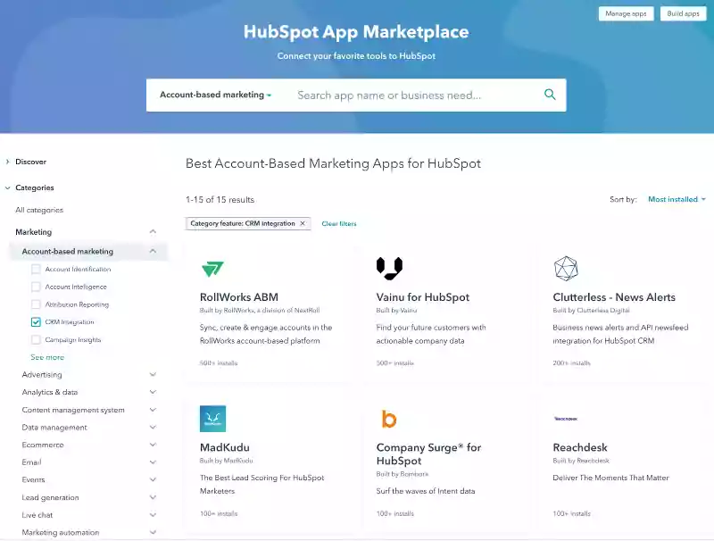 Diagramm, das HubSpot-ABM-Integrationen wie LinkedIn, Slack und ZoomInfo zeigt.